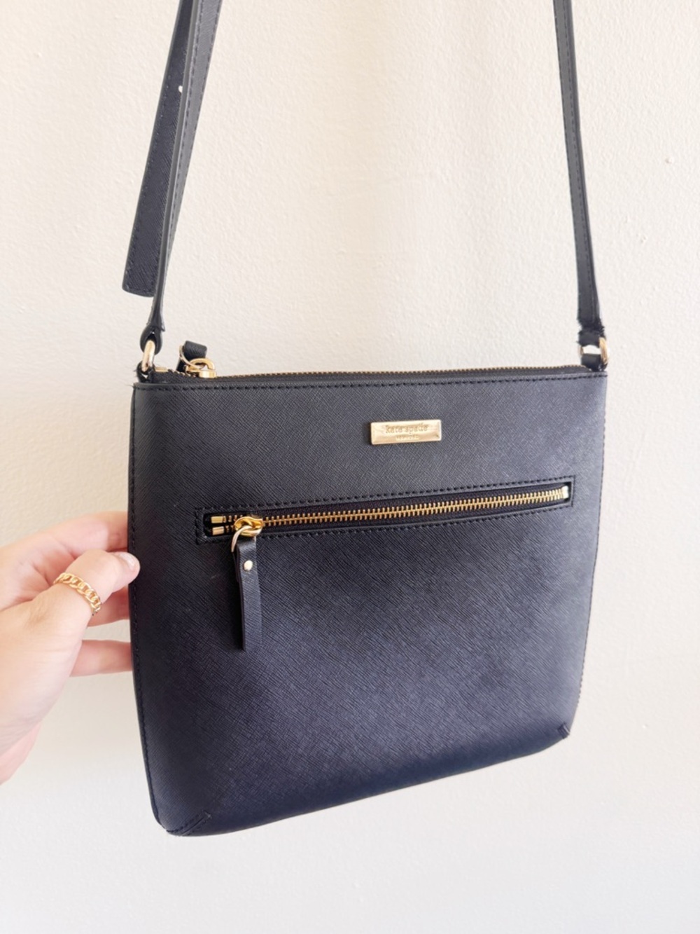 Kate Spade Black Crossbody Shoulder Bag with Front Zip Pocket - Picture 2 of 7
